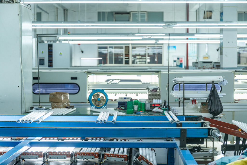 LED tube production equipment at the New Lights factory