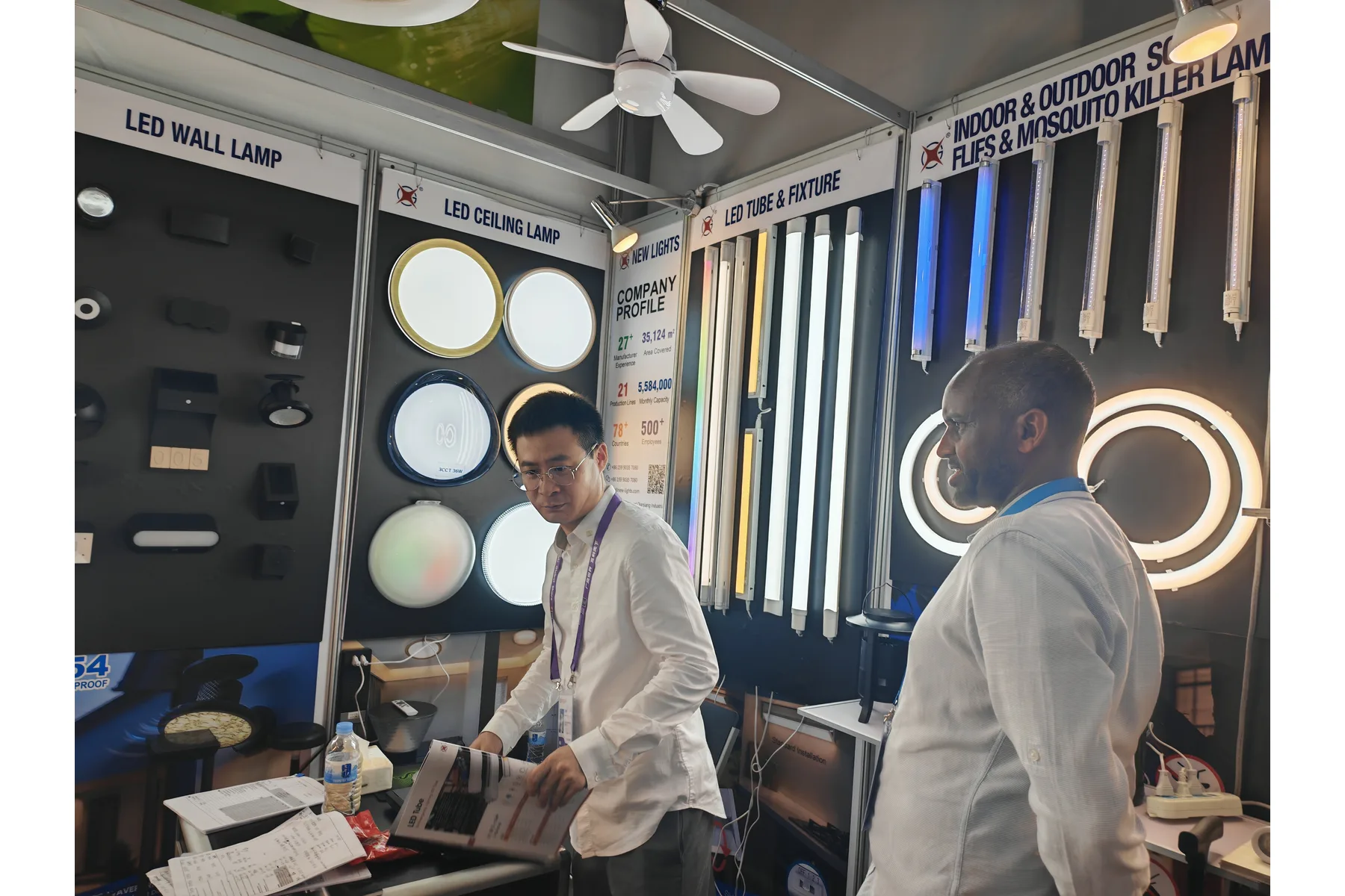 Product discussion at the New Lights booth during the 2026 Spring Canton Fair