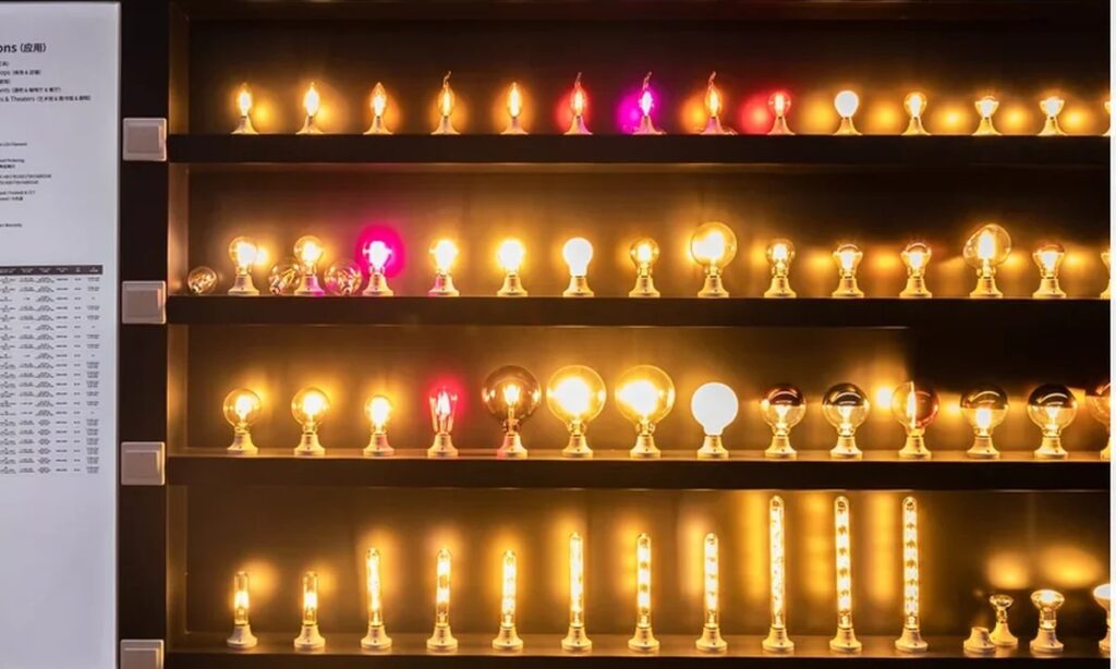LED filament bulb and fixture compatibility