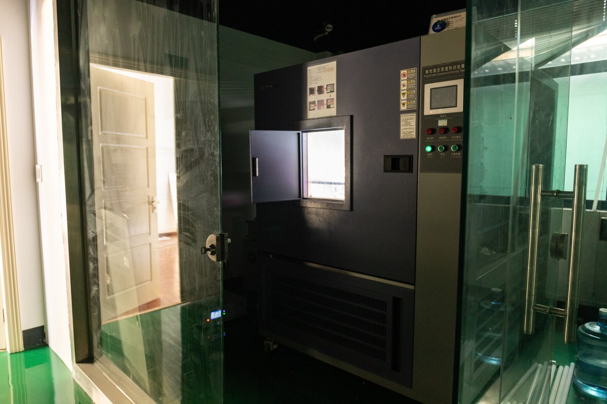 Thermal stability test chamber used in the New Lights factory